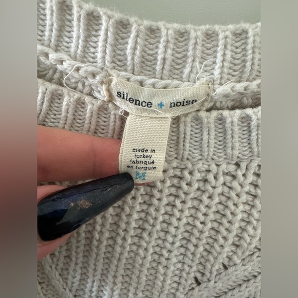 Vintage Urban Outfitters Medium Cropped Off White Knit Sweater Silence & Noise - Picture 2 of 3